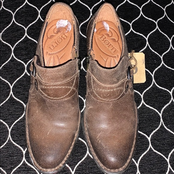 Hand crafted ankle booties - Picture 3 of 5